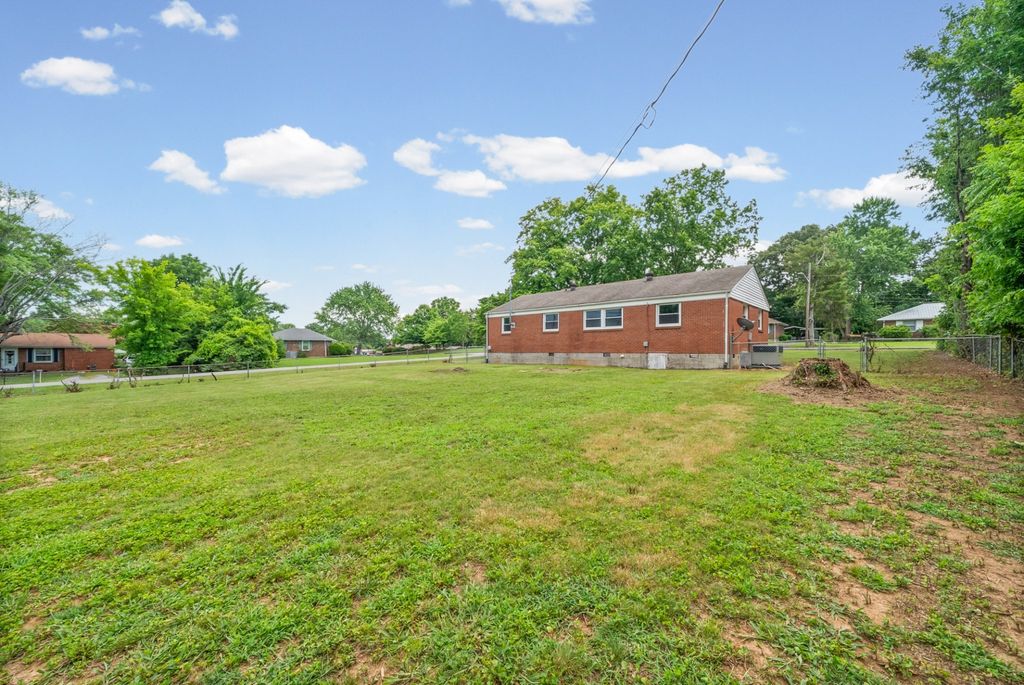 9 Lealand Drive, Clarksville