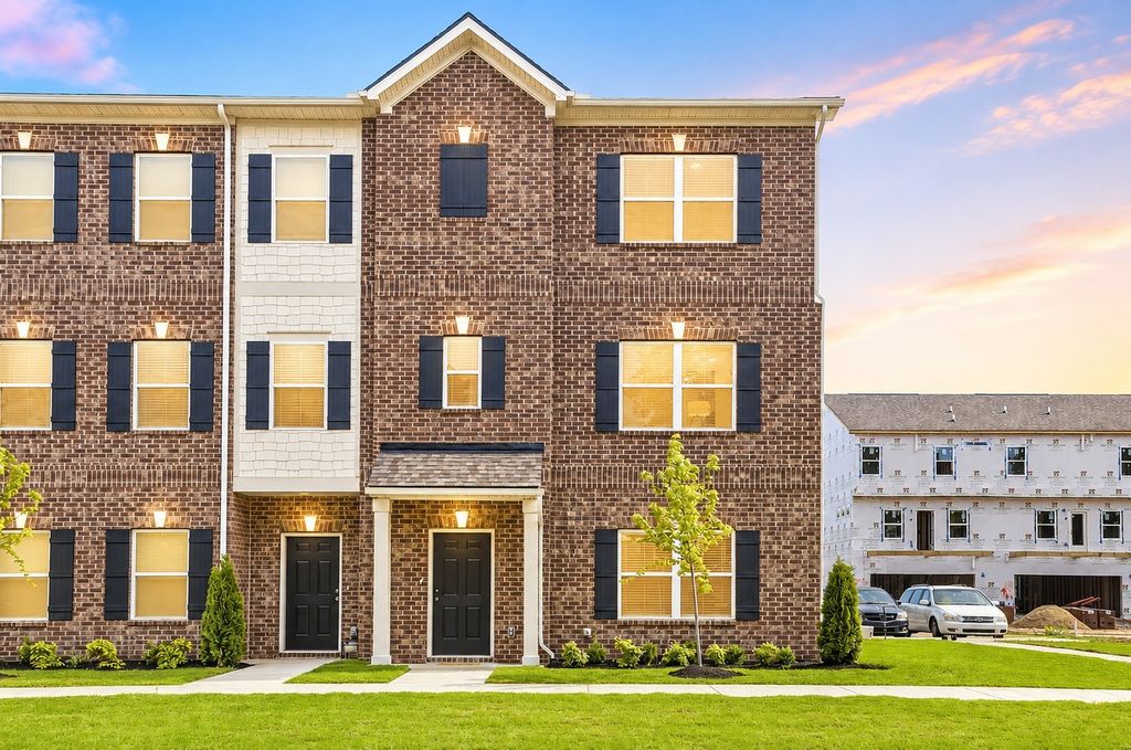 132 Rosebush Ln, Lebanon