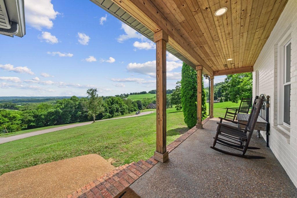 900 Dories Ln, Lewisburg
