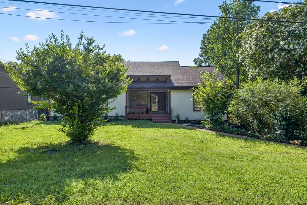 616 Belgium Dr, Hermitage