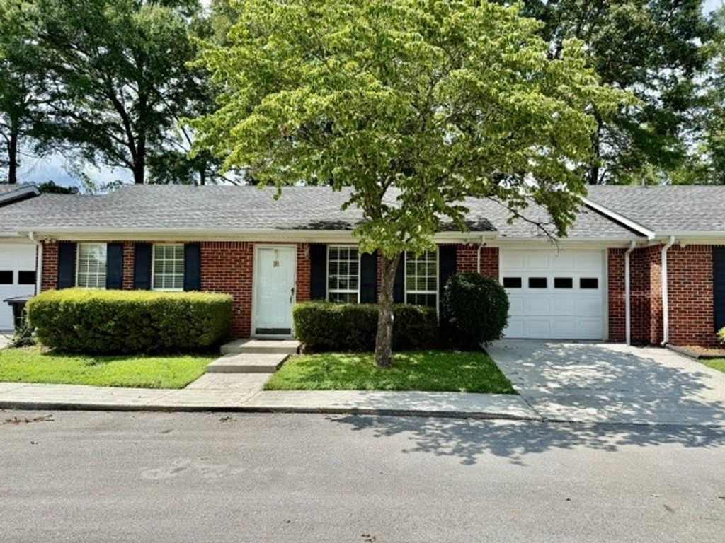 1600 N Washington St 16, Tullahoma
