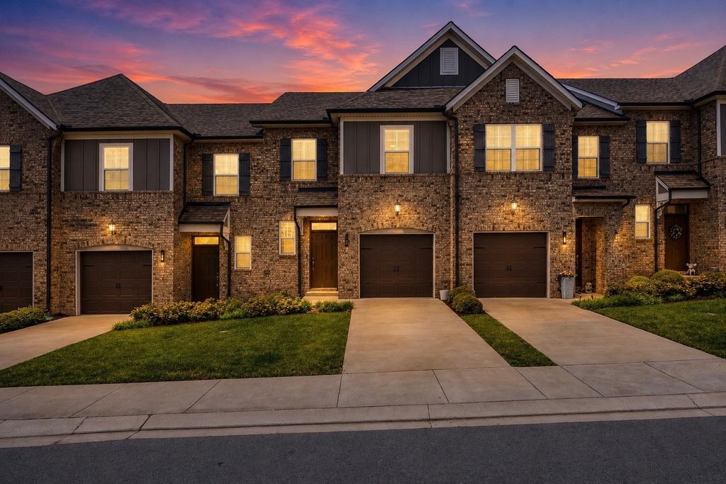 406 Wooden Shoe Way, Lebanon