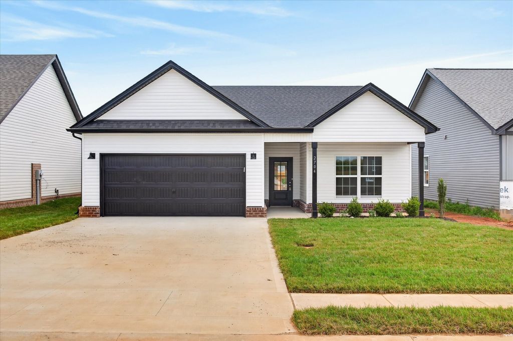2704 Brewster Dr, Clarksville