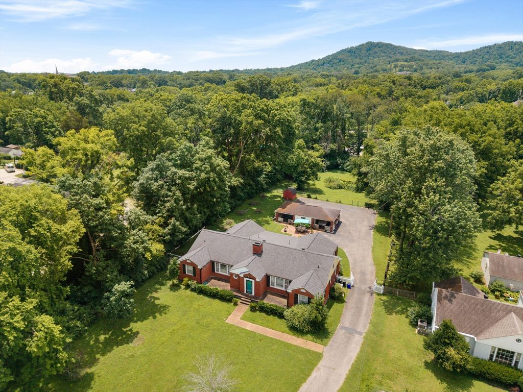 923 Battery Ln, Nashville