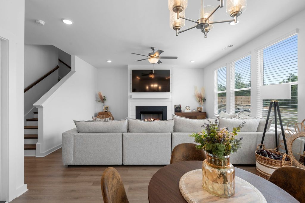 9016 Hutson Drive, White House