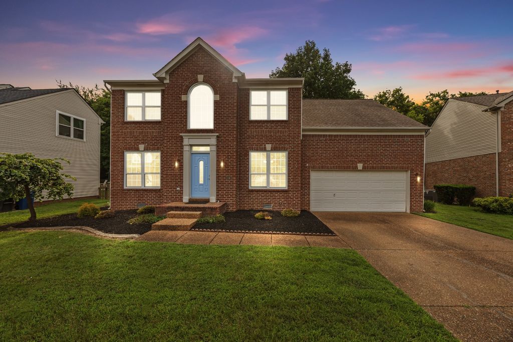 304 Devonshire Dr, Franklin