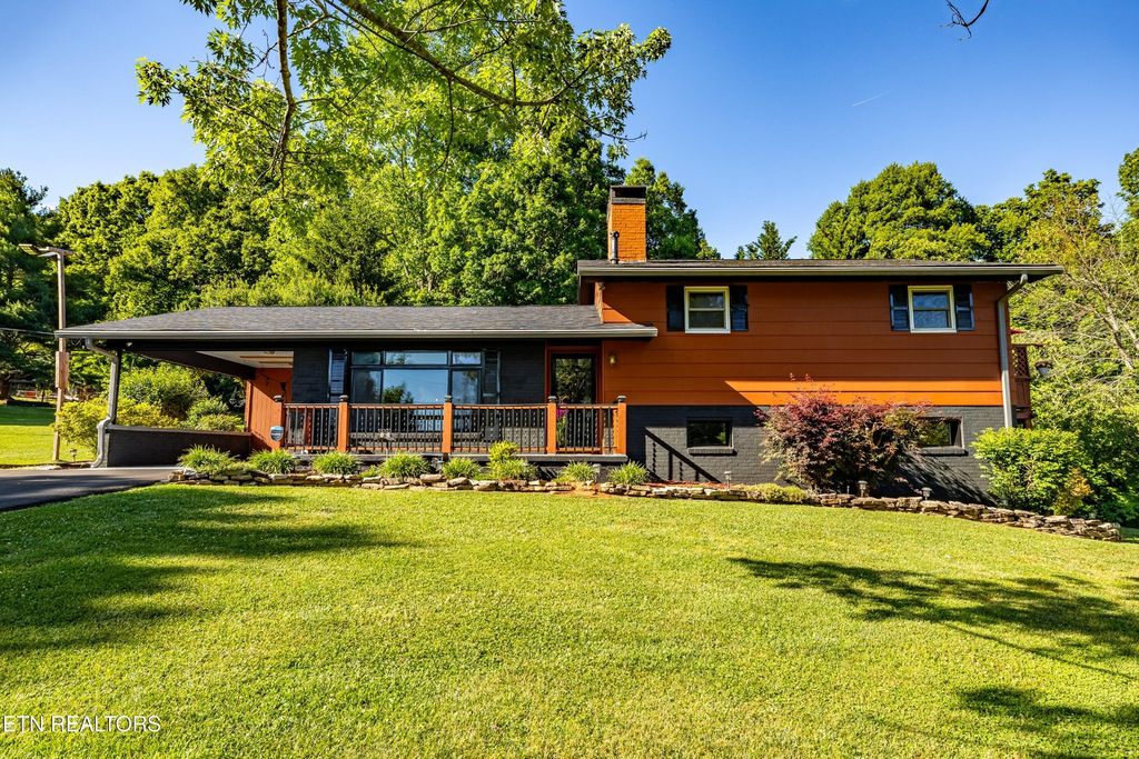 2837 Rambling Rd, Maryville