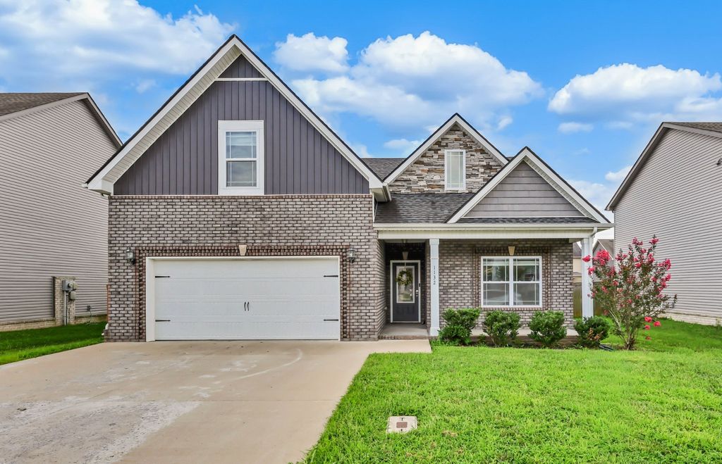 1132 Christian James Dr, Clarksville