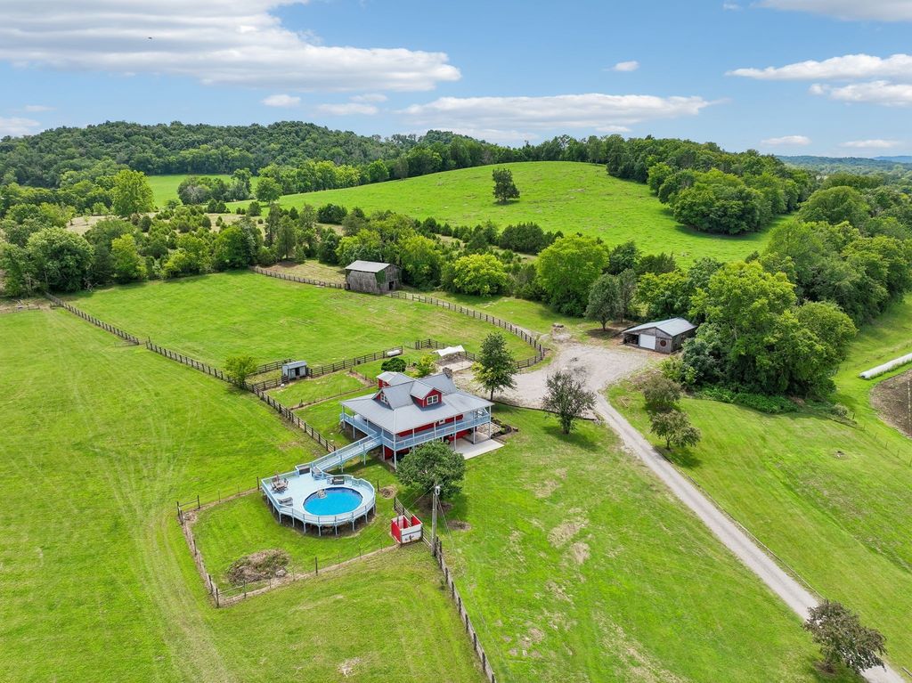 177 Spurlock Ln & 157 Spurlock Ln, Hickman