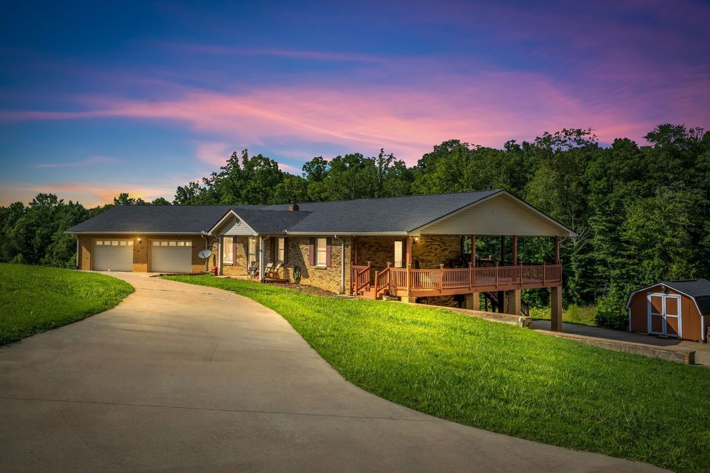 298 Langford Rd, Waverly