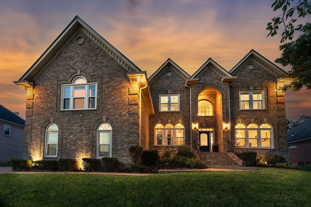 9716 Turquoise Ln, Brentwood