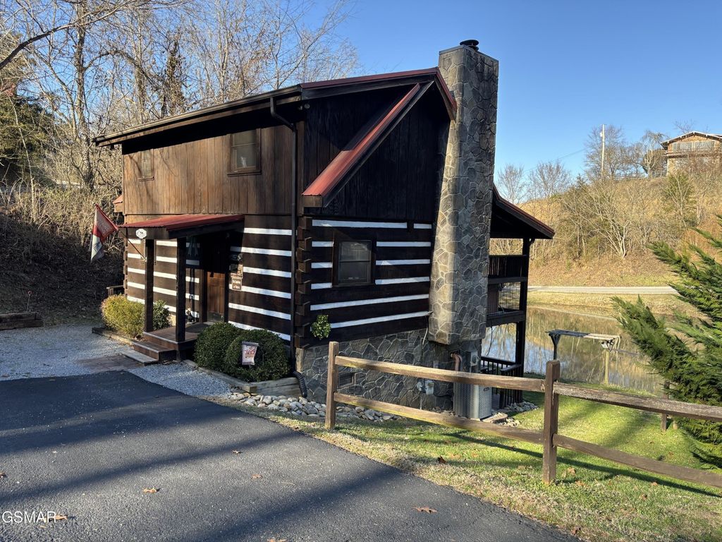 448 Hideaway Ridge Circle, Sevierville