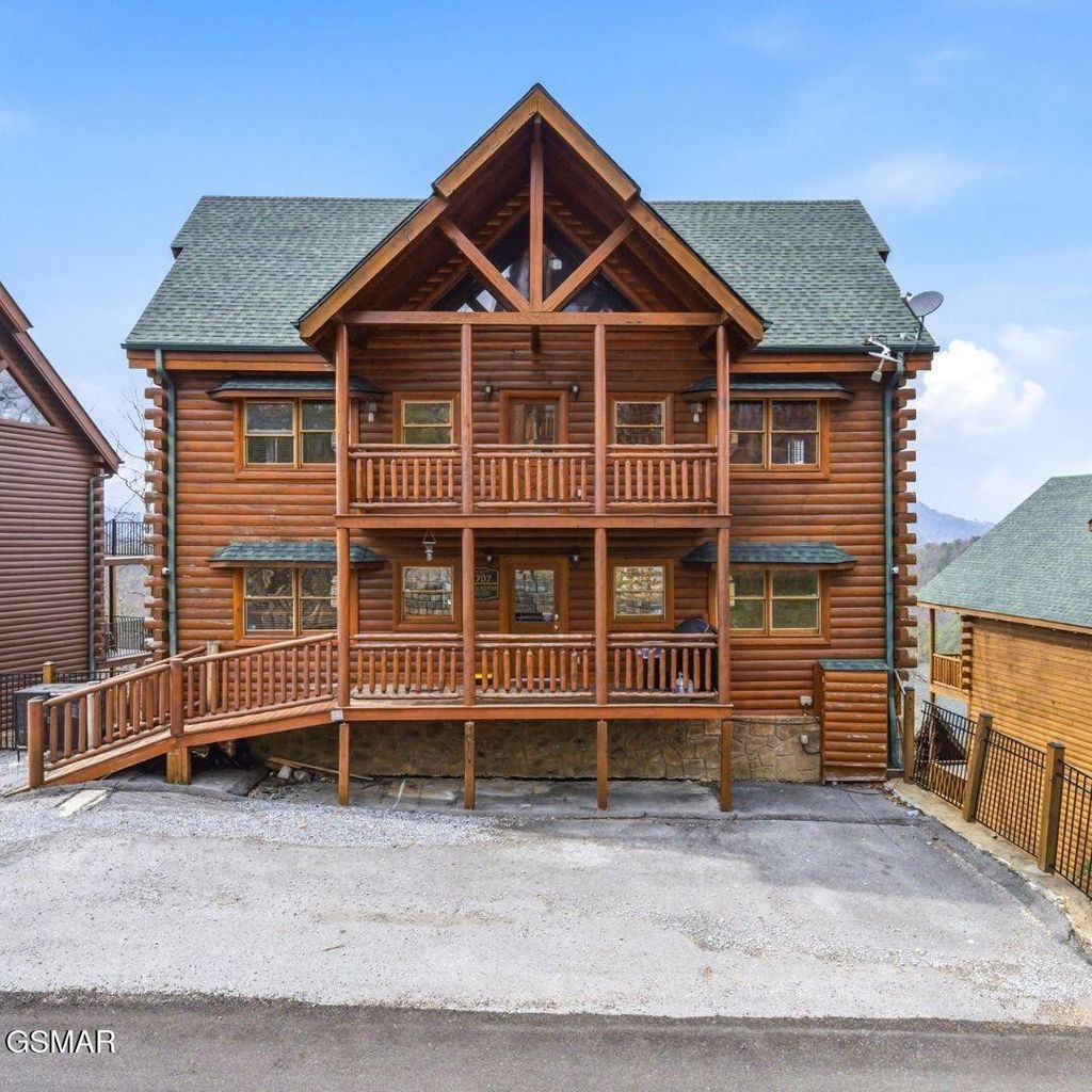 1707 High Rock Way, Sevierville