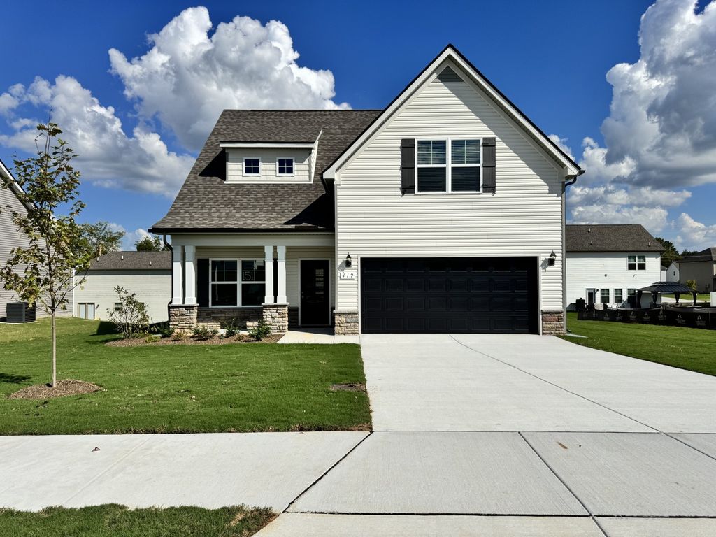 102 Einkorn Rd, Shelbyville