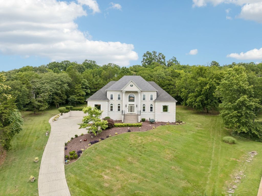 703 Ben Nevis Ct, Brentwood