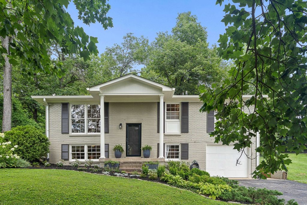 154 Lake Park Dr, Nashville