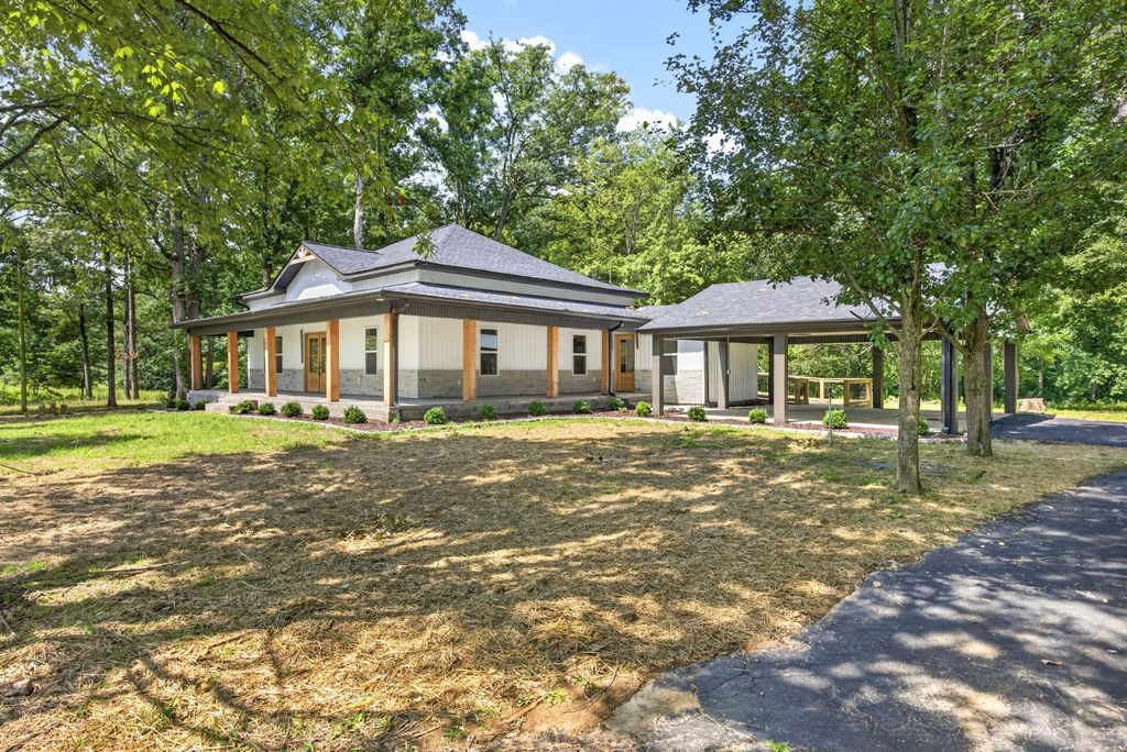 909 Hawkins Crawford Rd, Cookeville