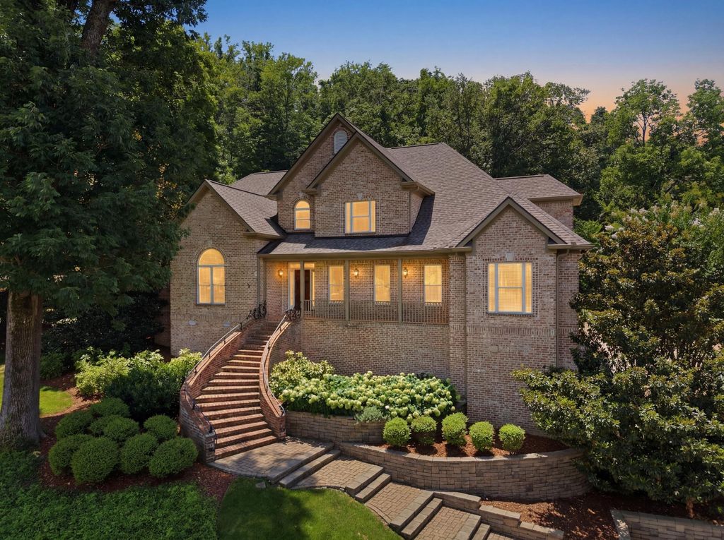 1112 Radnor Glen Dr, Brentwood