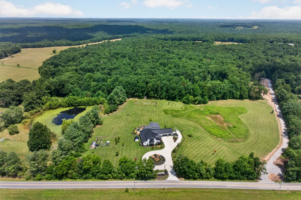 3358 Plateau Rd, Crossville