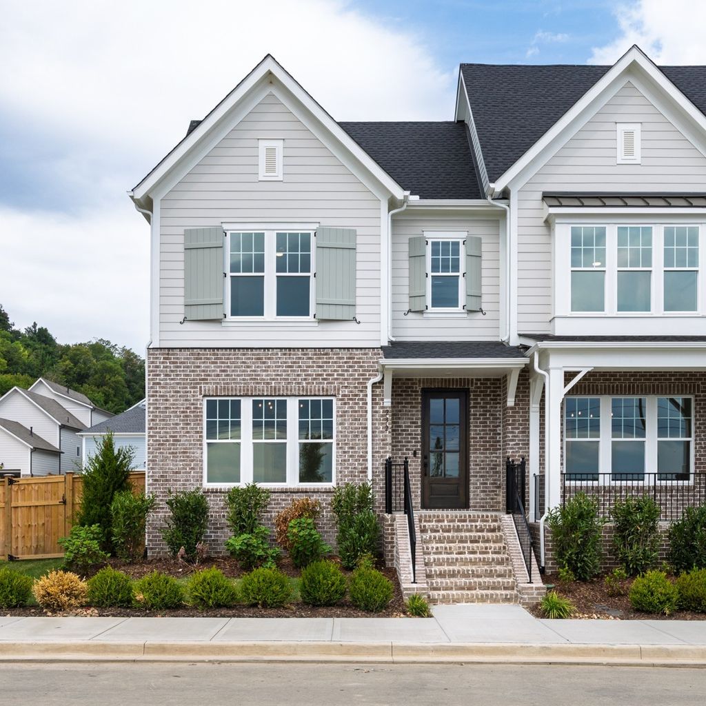 232 Equine Street, Franklin