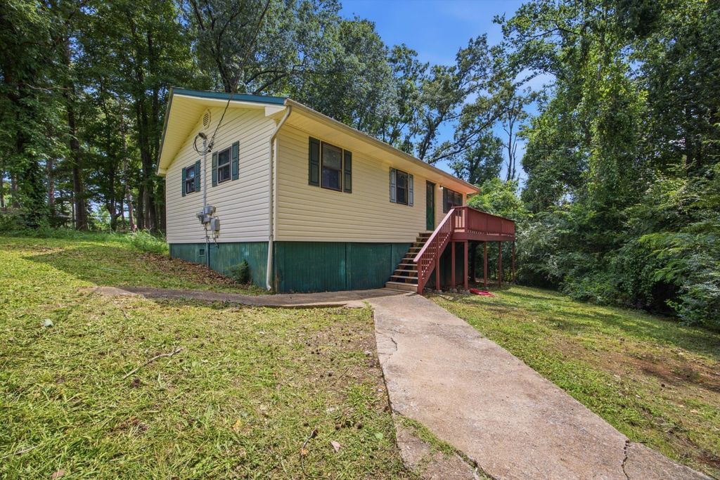 806 Nipper Drive, Rossville