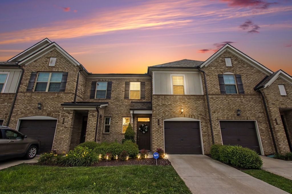 126 Bluestem Ct, Lebanon