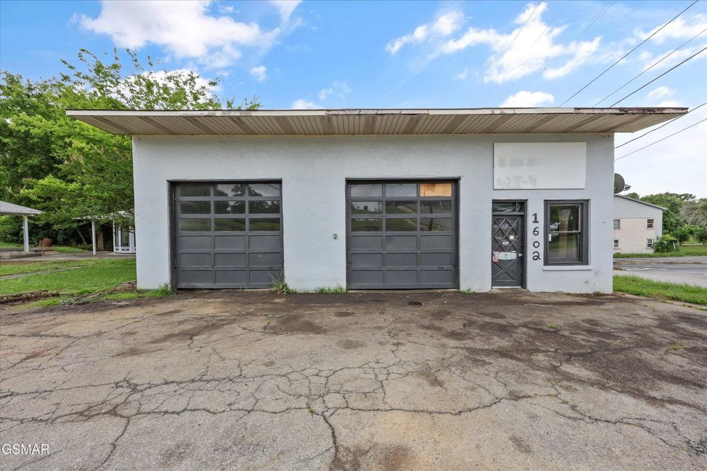 1602 Main St, White Pine