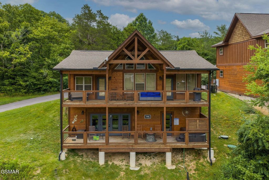 4442 Shangrila Way, Sevierville