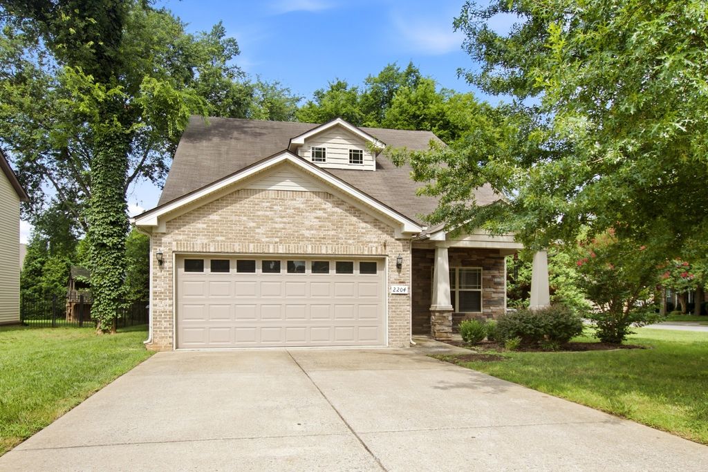 2204 Burnside Dr, Murfreesboro