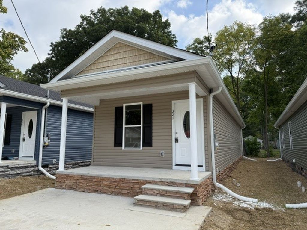 321 S Gentry St, Tullahoma