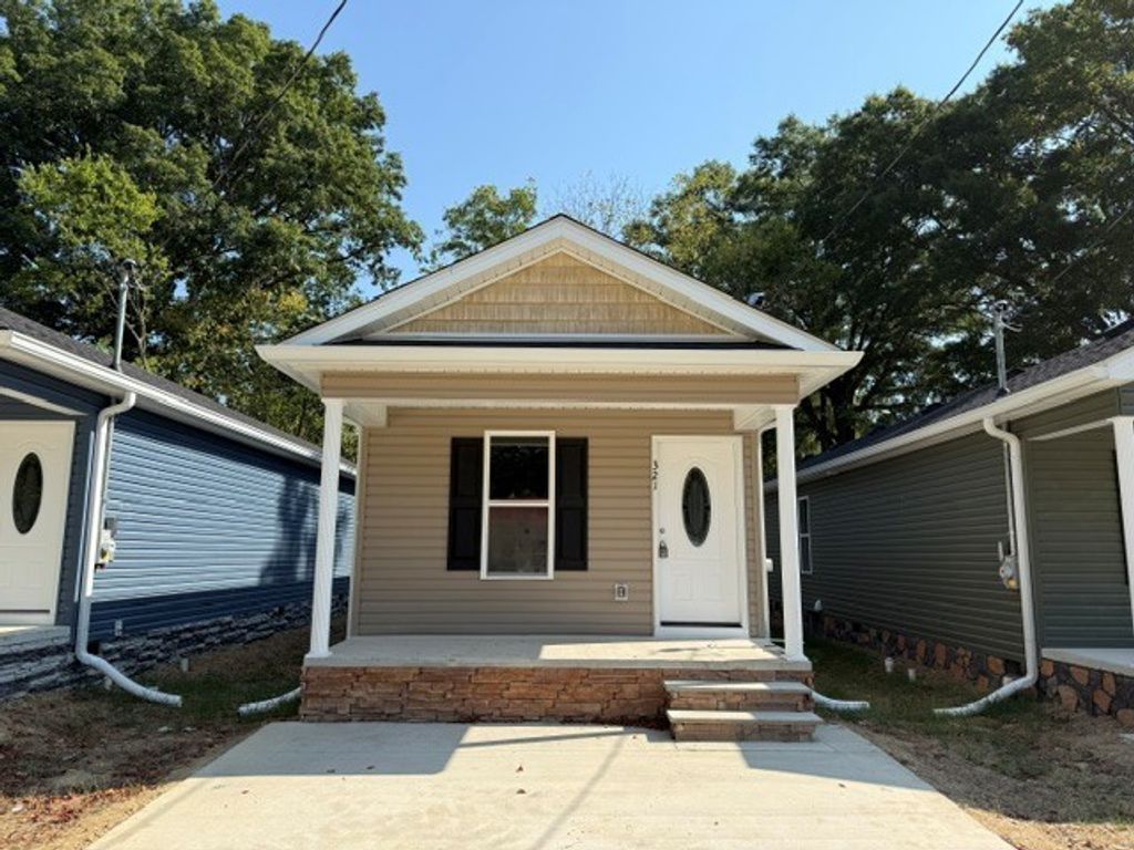 321 S Gentry St, Tullahoma