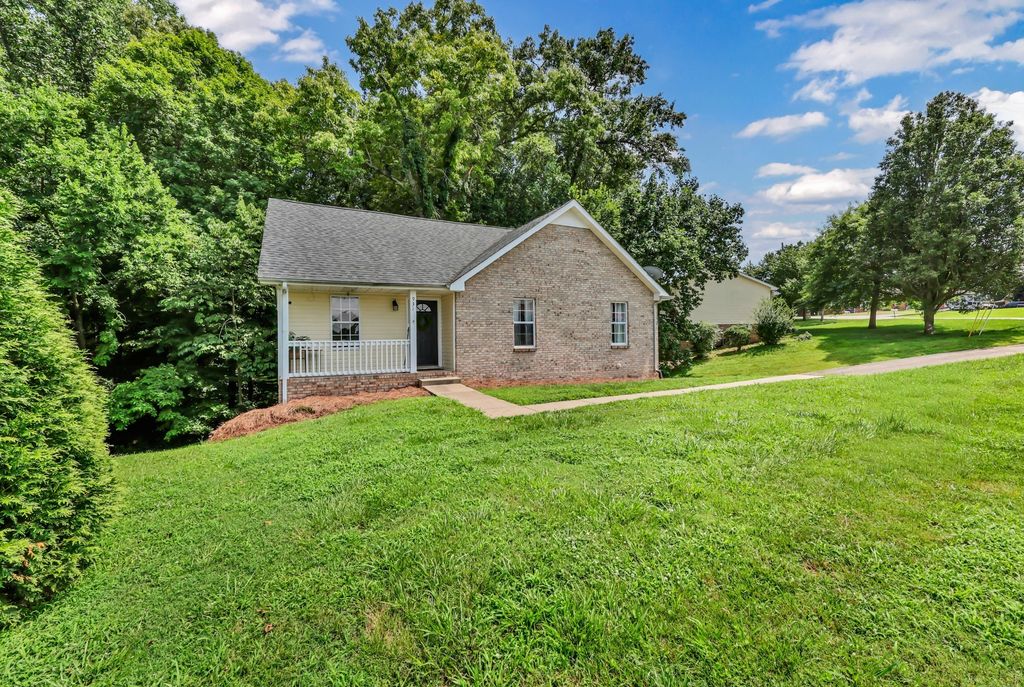 931 Drum Ln, Clarksville