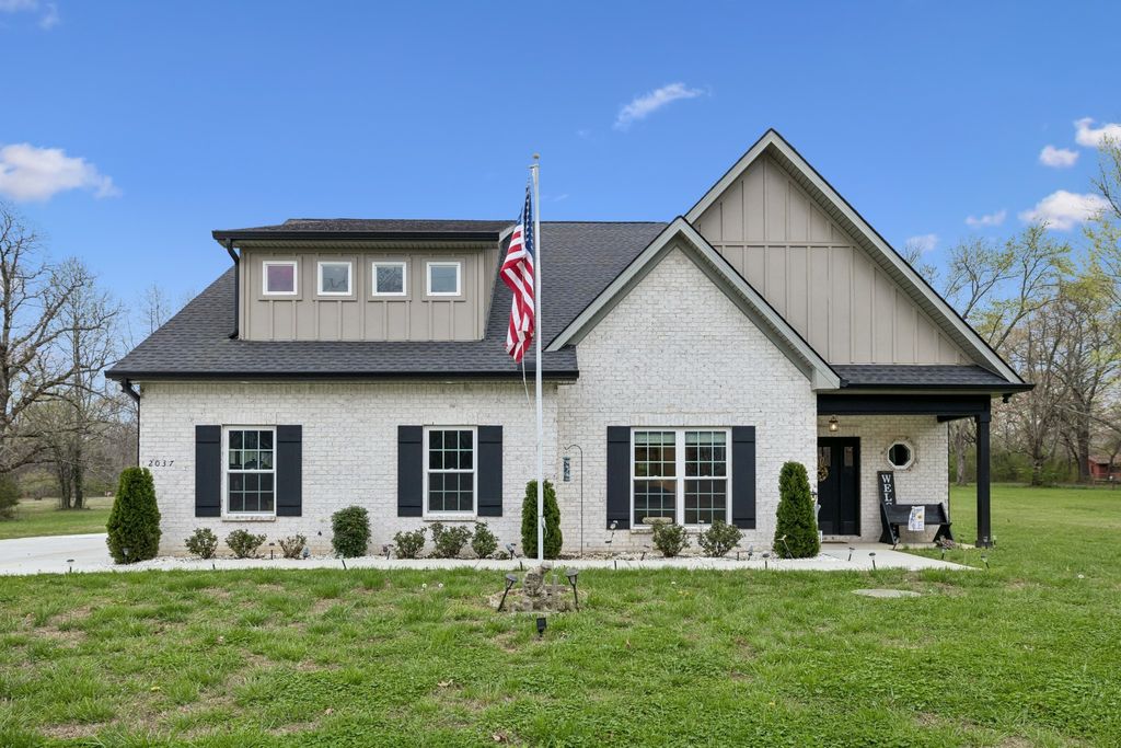 2037 W Lincoln St, Tullahoma