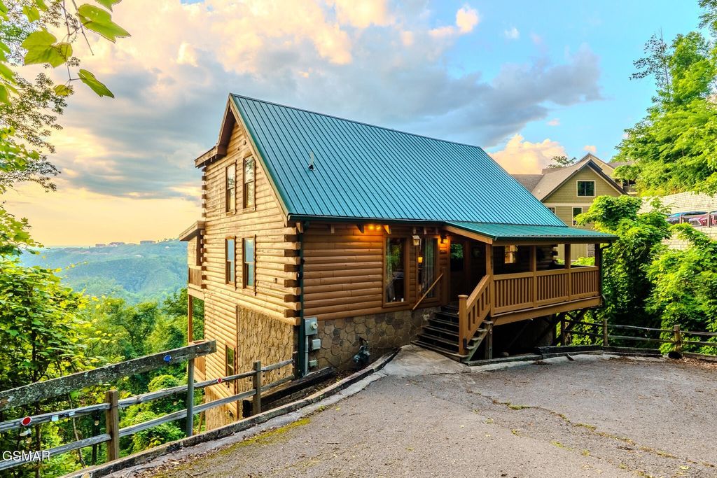 569 Forest Springs Drive, Gatlinburg
