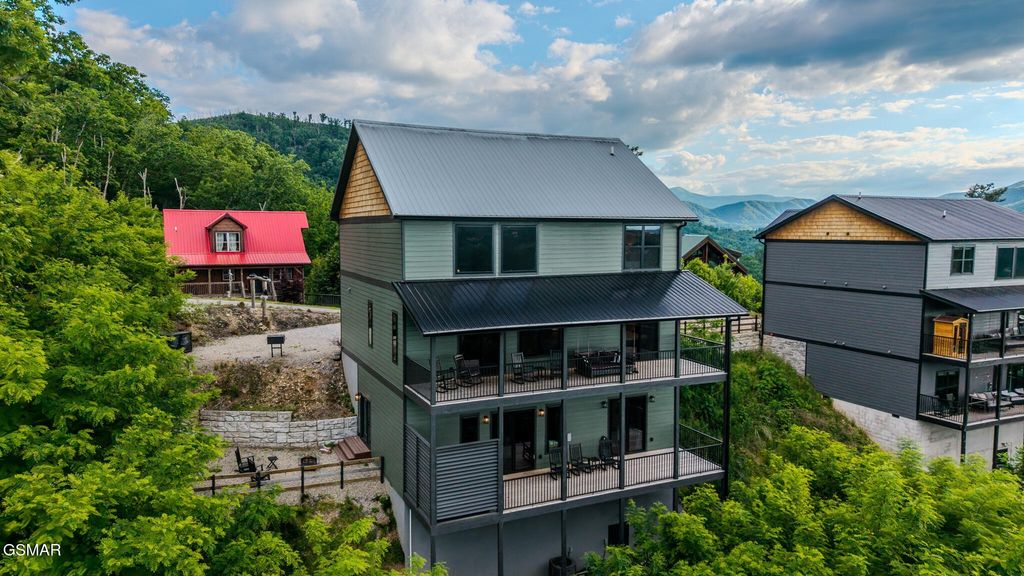704 Topside Road, Gatlinburg