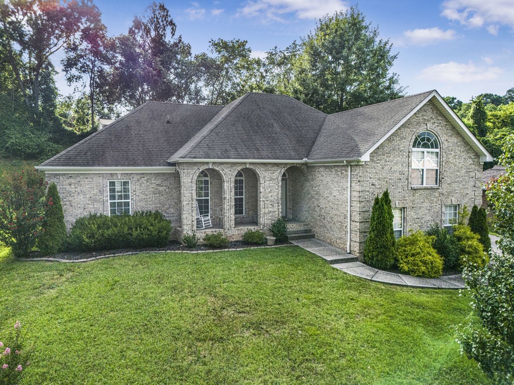 1009 Stafford Ct, Hendersonville