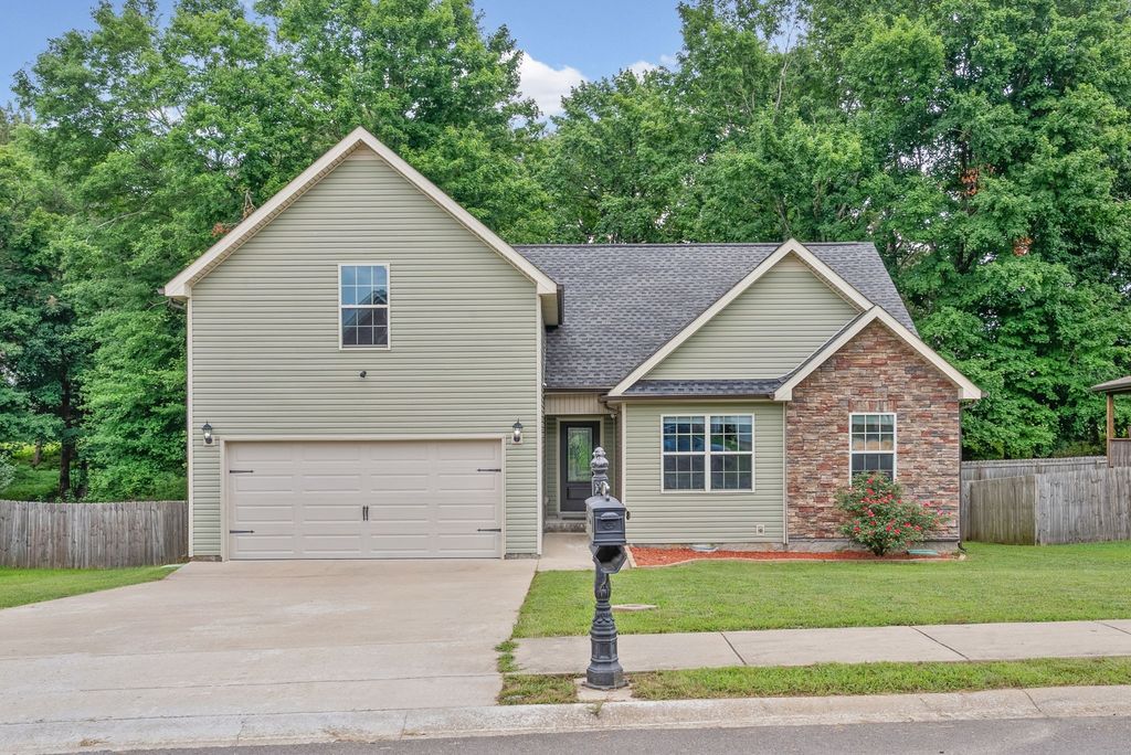 125 Sycamore Hill Dr, Clarksville