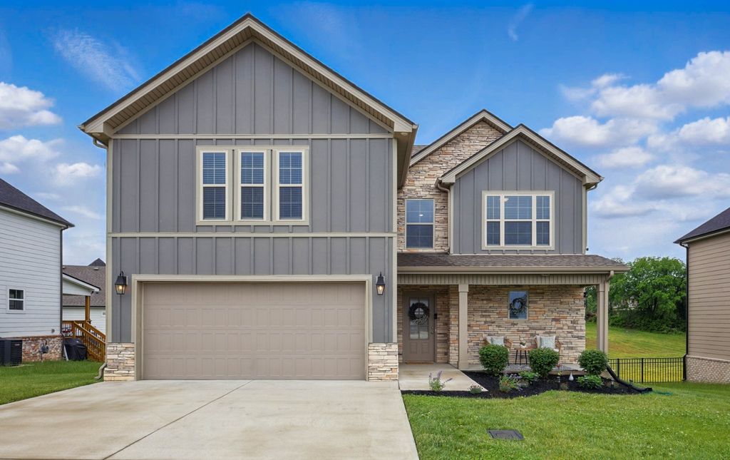 397 Frontier Dr, Clarksville