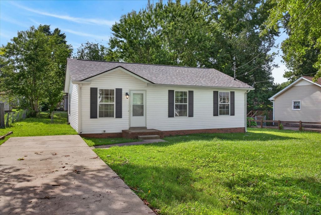 572 Lorie Ln, Clarksville