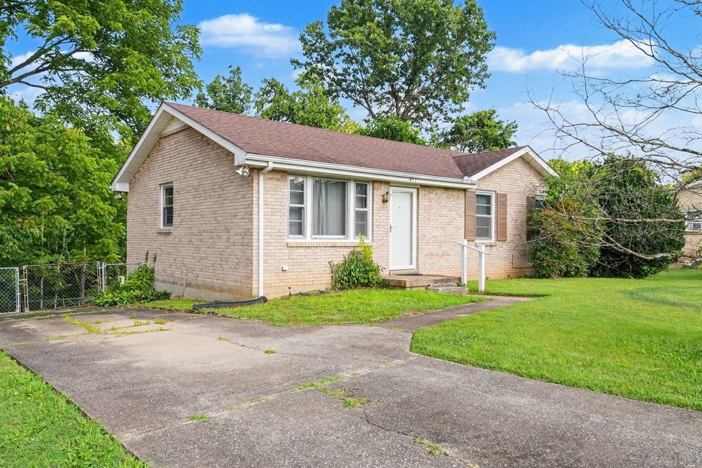 453 Gary Hills Dr, Clarksville