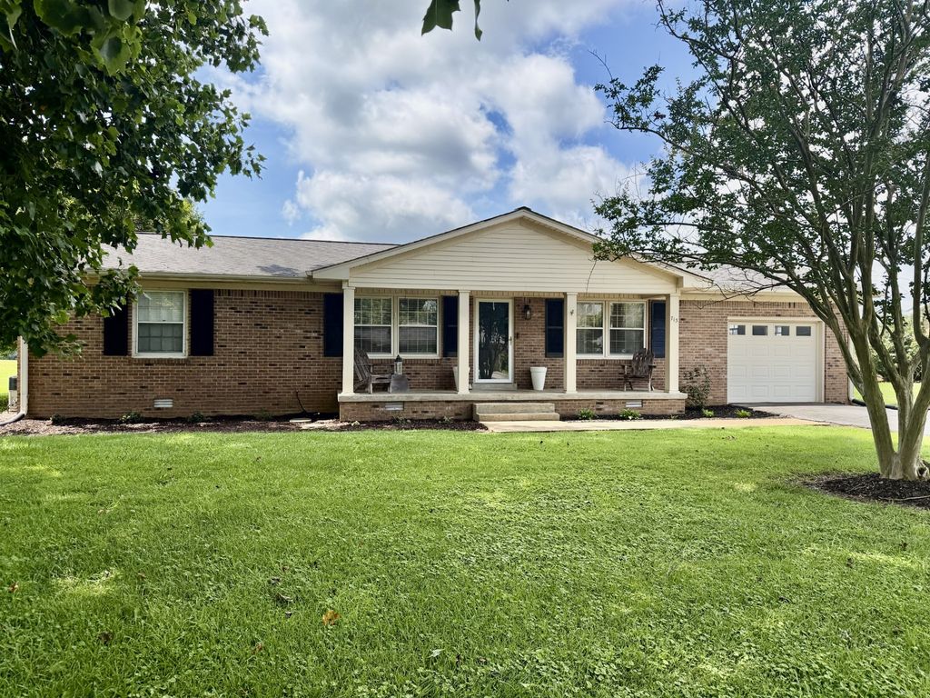 713 Lloyd St, Lawrenceburg