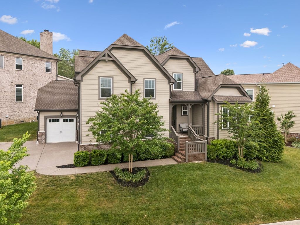 242 Rich Cir, Franklin