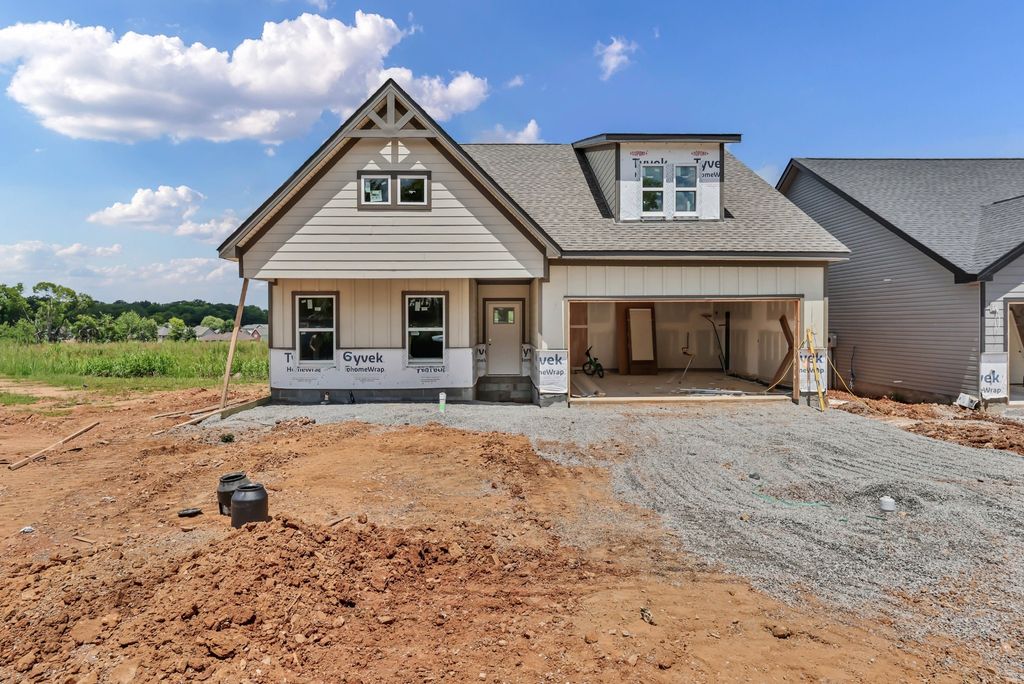 2796 Brewster Dr, Clarksville