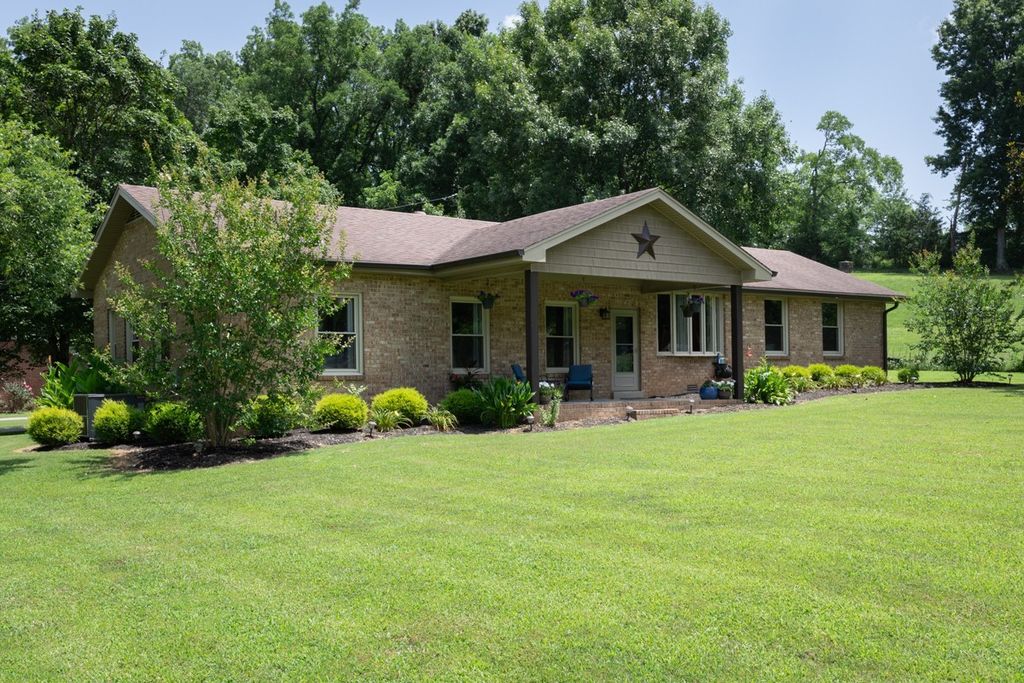 830 New Shackle Island Rd, Hendersonville