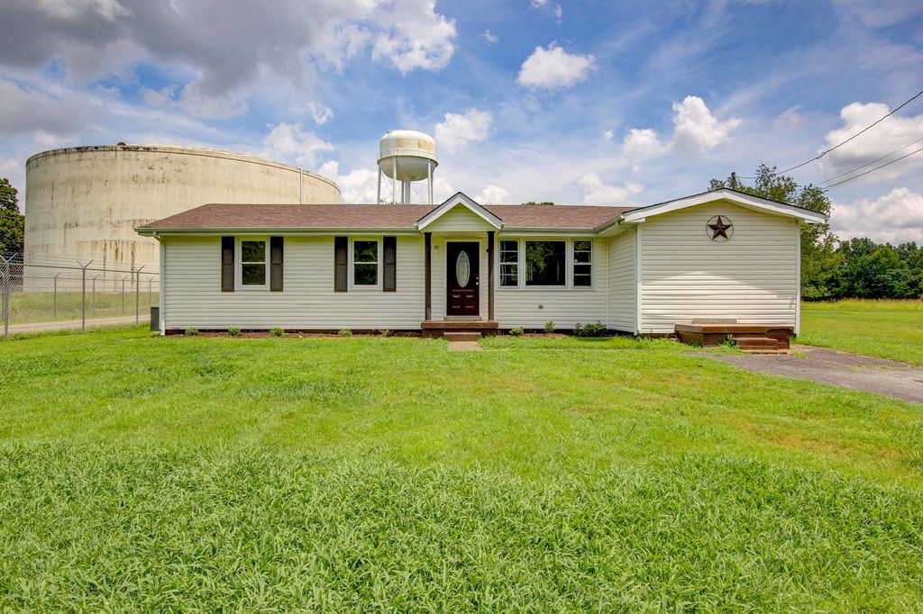 1375 Moss Rd, Clarksville