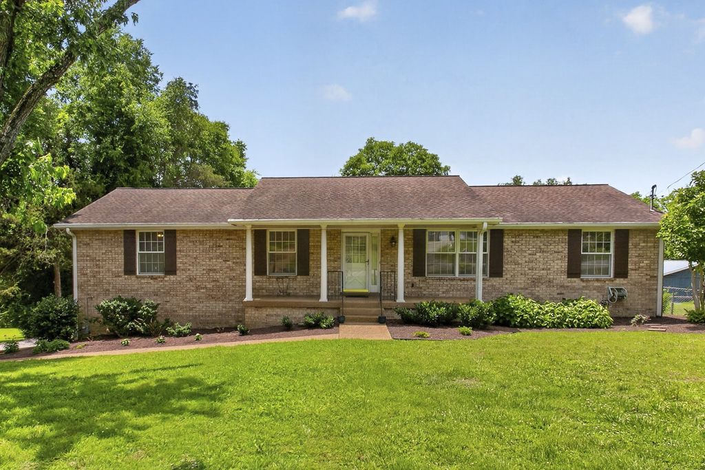 102 Cedar Springs Trl, Hendersonville