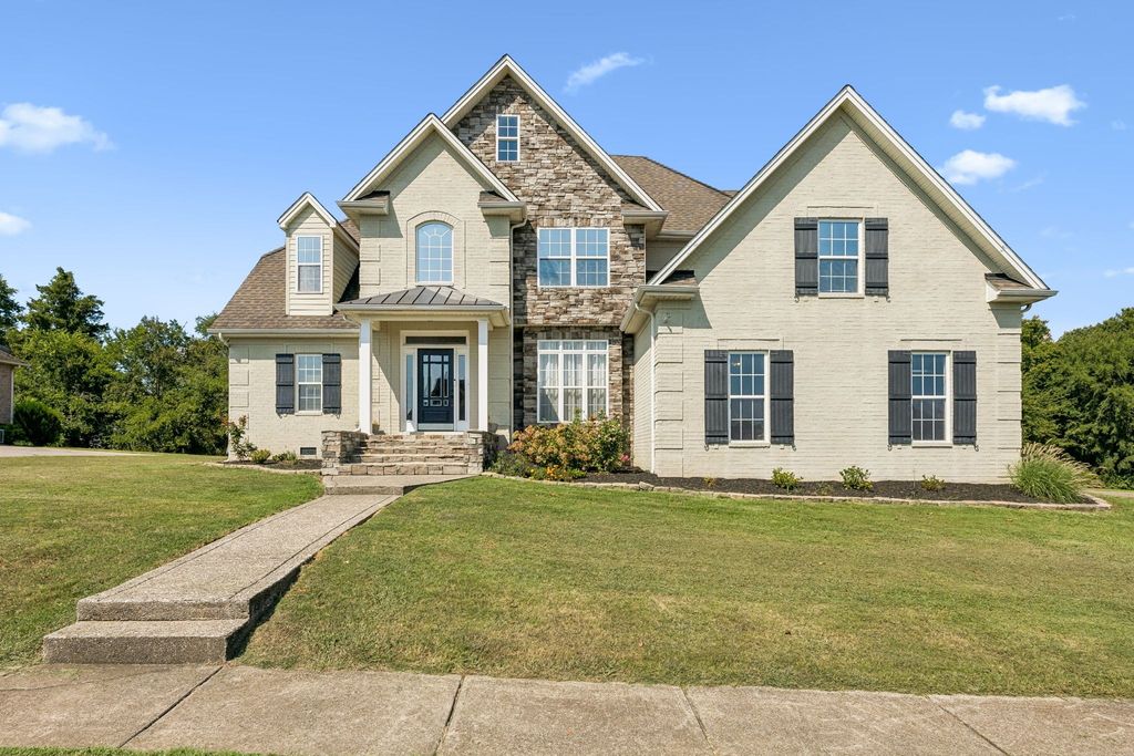 320 Creekside Dr, Lewisburg