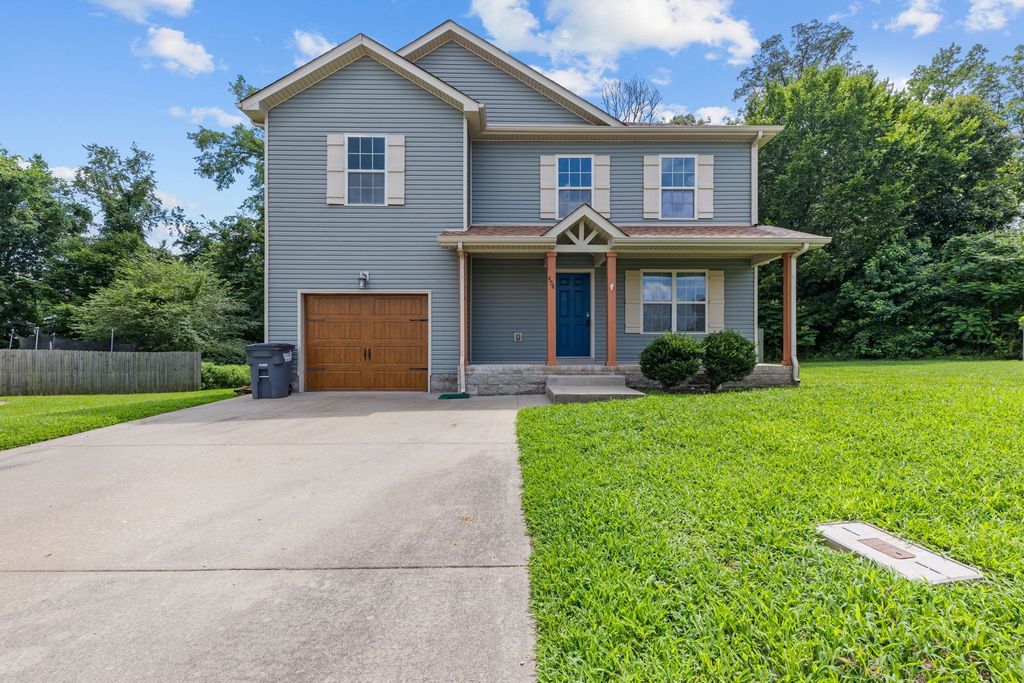 454 N Magnolia Dr, Clarksville