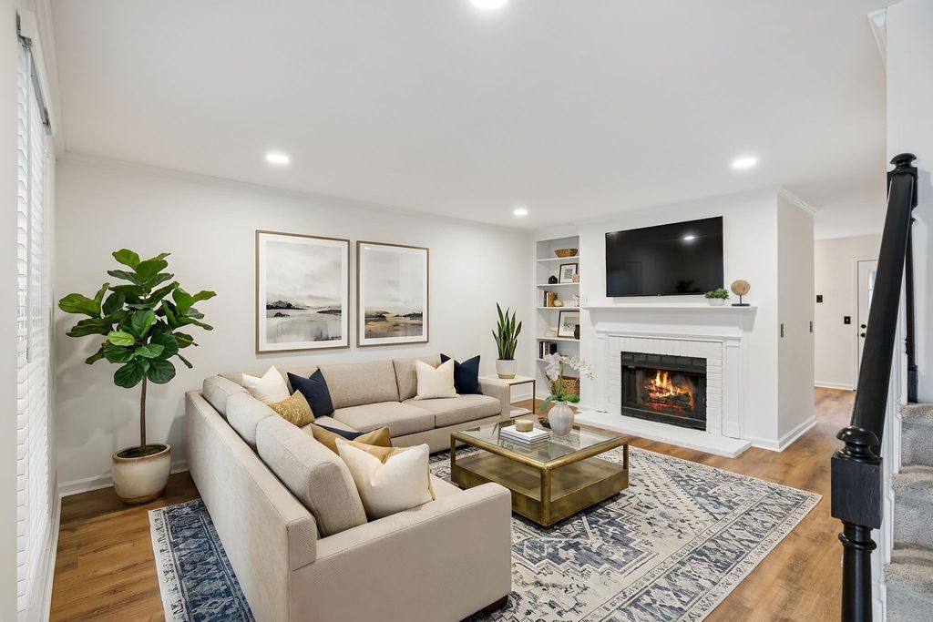 200 N Royal Oaks Blvd E1, Franklin