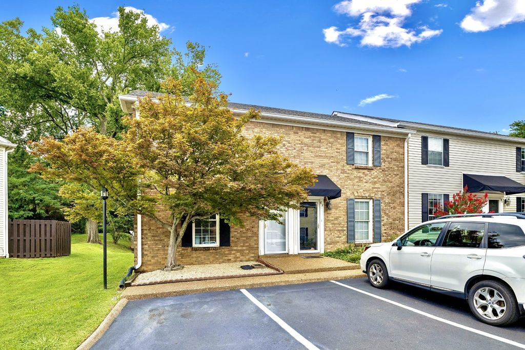 200 N Royal Oaks Blvd E1, Franklin